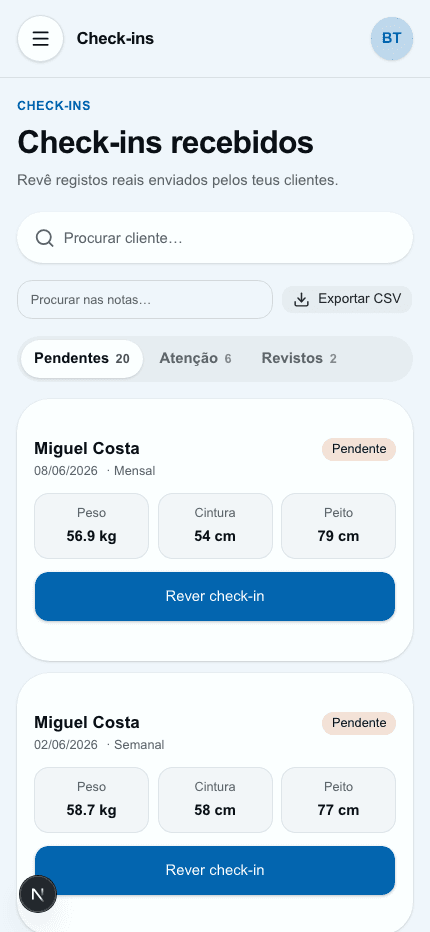 Check-ins recebidos na PrimeCoach com métricas e ação de revisão.